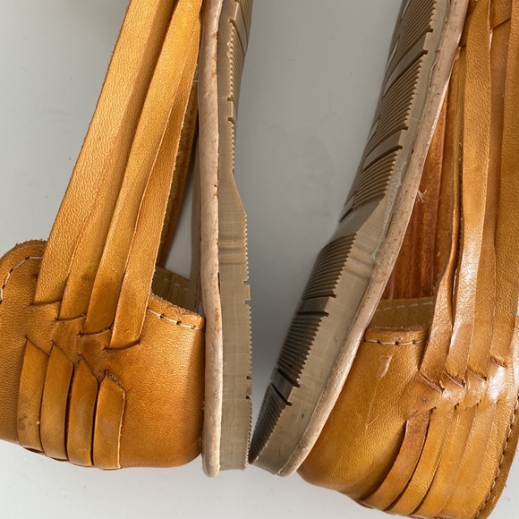 Women’s Huarache Sandal - Picture 6 of 9